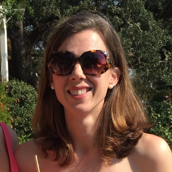 Meet your Posher, Jessica - Picture 1 of 1